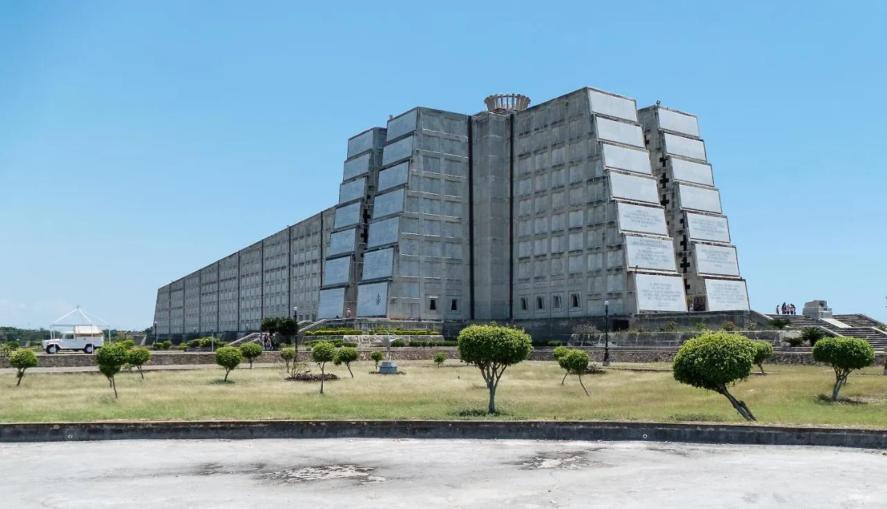 ゲストハウス Tropical Island Apartahotel La Viva